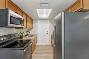 7499 7TH STREET, ST PETERSBURG, FL 33702 - MLS#MFRTB8411073