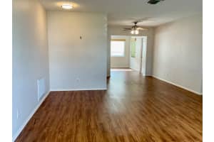 9843 34th Way N #4 Pinellas Park, FL 33782 - Off Market