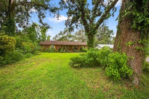 208 N Taylor Rd, SEFFNER