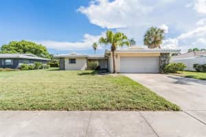 13641 Pleasant Dr, LARGO