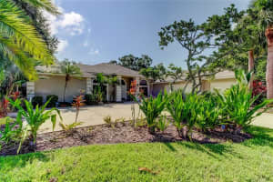 9935 Oaks Ln, SEMINOLE