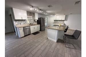 2007 Russell Dr Tampa, FL 33618 - Off Market