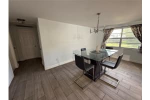 2007 Russell Dr Tampa, FL 33618 - Off Market