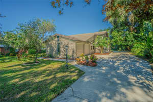 2903 OAK CREST DRIVE, PLANT CITY, FL 33565 - MLS#MFRTB8411280