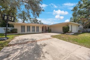 1655 Sheffield Dr, CLEARWATER