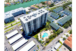 400 ISLAND WAY, CLEARWATER BEACH, FL 33767 - MLS#MFRTB8411367