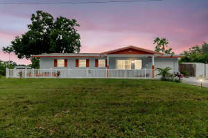 7200 8TH STREET, ST PETERSBURG, FL 33702 - MLS#MFRTB8411432