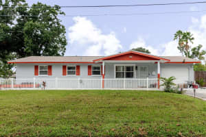 7200 8TH STREET, ST PETERSBURG, FL 33702 - MLS#MFRTB8411432