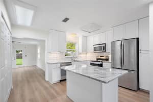 5525 PINE CIRCLE, ST PETERSBURG, FL 33703 - MLS#MFRTB8411448