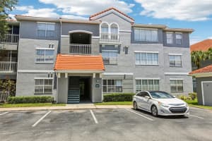 18001 Richmond Place Dr #117, TAMPA