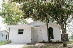 402 Benton Ln, EUSTIS