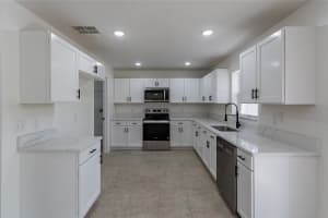 2457 MARTINS RUN, TAVARES, FL 32778 - MLS#MFRTB8411676