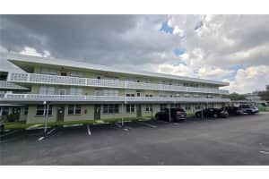 4890 Bay St Ne #228, ST PETERSBURG