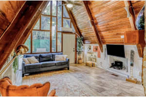 9607 CONNECHUSETT ROAD, TAMPA, FL 33617 - MLS#MFRTB8411820