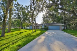 102 Cash Dr, SEFFNER