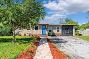 1230 32nd St N, ST PETERSBURG