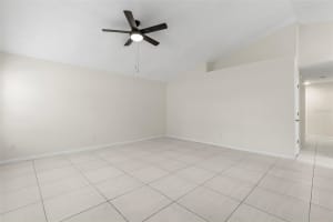 5204 CREEKMORE LANE, TAMPA, FL 33624 - MLS#MFRTB8412136