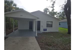 1645 39th St S, ST PETERSBURG