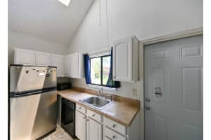 5627 ASHLEY OAKS DRIVE, TAMPA, FL 33617 - MLS#MFRTB8412204