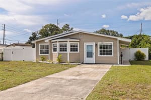 1593 76th Ave N, ST PETERSBURG