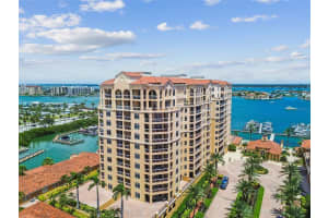 521 MANDALAY AVENUE, CLEARWATER BEACH, FL 33767 Sold 10/03/25