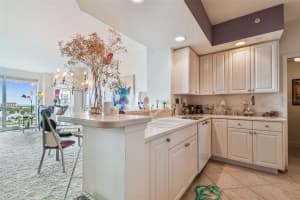 521 MANDALAY AVENUE, CLEARWATER BEACH, FL 33767 Sold 10/03/25
