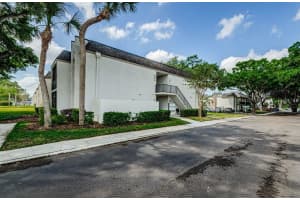 801 RUSSELL LANE, BRANDON, FL 33510 - MLS#MFRTB8412302