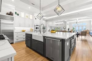 1365 BRIGHTWATERS BOULEVARD, ST PETERSBURG, FL 33704 - MLS#MFRTB8412312