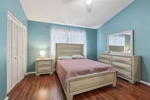 9456 FOREST HILLS CIRCLE, TAMPA, FL 33612 - MLS#MFRTB8412329