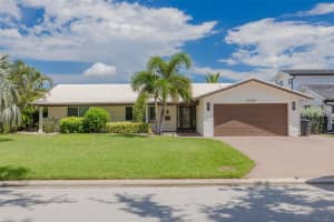 2049 MASSACHUSETTS AVENUE, ST PETERSBURG, FL 33703 - MLS#MFRTB8412554