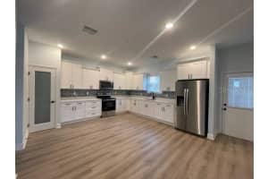 2210 TOMBERLIN GROVE LANE, PLANT CITY, FL 33566 - MLS#MFRTB8412573