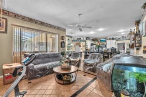 327 COUNTRY VINEYARD DRIVE, VALRICO, FL 33594 - MLS#MFRTB8412723