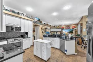 327 COUNTRY VINEYARD DRIVE, VALRICO, FL 33594 - MLS#MFRTB8412723