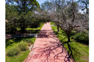 1125 FRIENDLY WAY, ST PETERSBURG, FL 33705 - MLS#MFRTB8412742