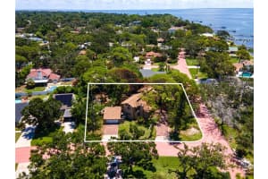 1125 FRIENDLY WAY, ST PETERSBURG, FL 33705 - MLS#MFRTB8412742