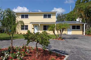 1596 81ST AVENUE, ST PETERSBURG, FL 33702 - MLS#MFRTB8412814