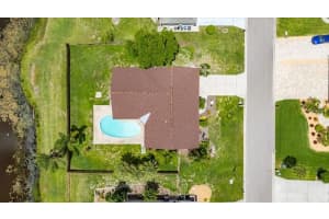 811 EAGLE LANE, APOLLO BEACH, FL 33572 - MLS#MFRTB8412878