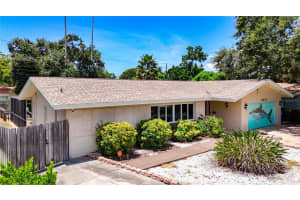 6237 15TH STREET, ST PETERSBURG, FL 33705 - MLS#MFRTB8412896