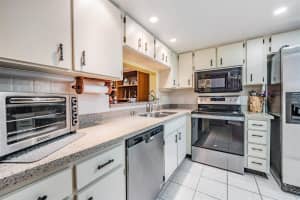 2020 LAKEVIEW DRIVE, CLEARWATER, FL 33763 - MLS#MFRTB8412908