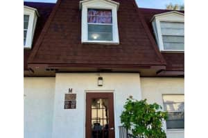 9122 Tudor Dr #m201, TAMPA