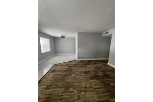 9122 TUDOR DRIVE, TAMPA, FL 33615 - MLS#MFRTB8412993