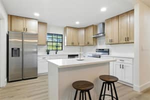 6940 NEWMAN CIRCLE, LAKELAND, FL 33811 - MLS#MFRTB8413042