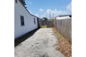 423 61ST AVENUE, ST PETERSBURG, FL 33703 - MLS#MFRTB8413080