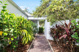 4114 NORTHMEADOW CIRCLE, TAMPA, FL 33618 Sold 08/22/25