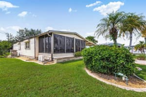 517 LA PLAYA CIRCLE, NORTH PORT, FL 34287 - MLS#MFRTB8413100