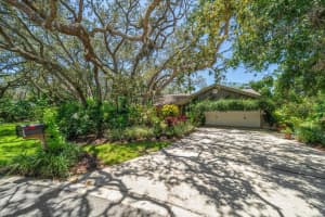 2418 Summerwood Ct, DUNEDIN
