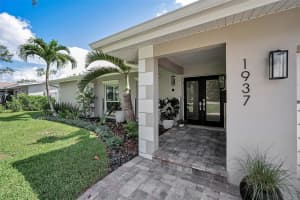 1937 DOLPHIN BOULEVARD, ST PETERSBURG, FL 33707 Sold 09/04/25