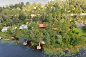 303 RILEY LAKE DRIVE, HAWTHORNE, FL 32640 Sold 09/23/25