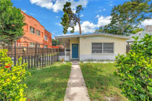 2026 Burlington Ave N, ST PETERSBURG