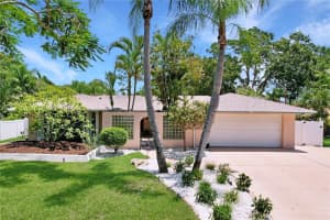 129 Carlyle Dr, PALM HARBOR